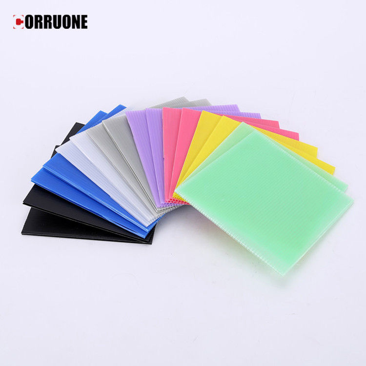Pp 4x8 4mm 5mm Correx Gecanneleerde Aangepaste Raad van Raads de Witte Correx