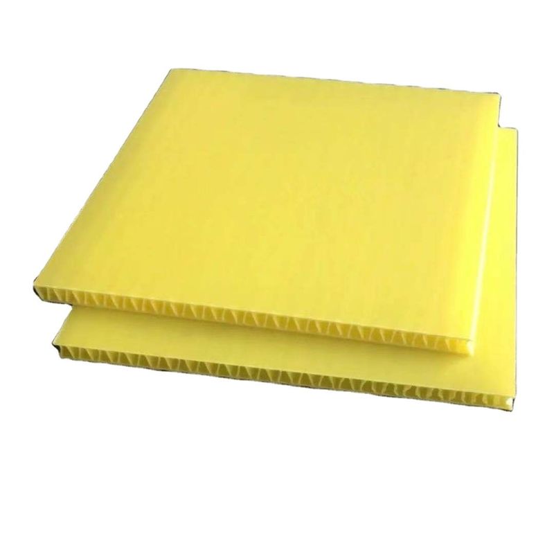 Sunproofvlam - Bladen 4x8 van het vertragershdpe Golfblad A4 Coroplast