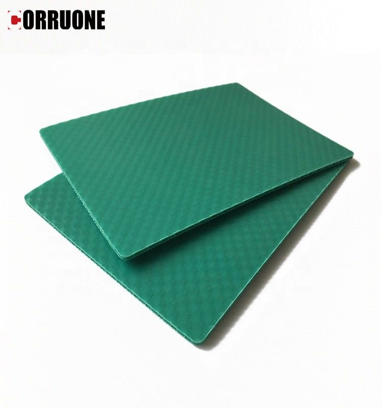 Gekleurd Blad 2400mm van Polypropyleencoreflute Gele Correx-Raad
