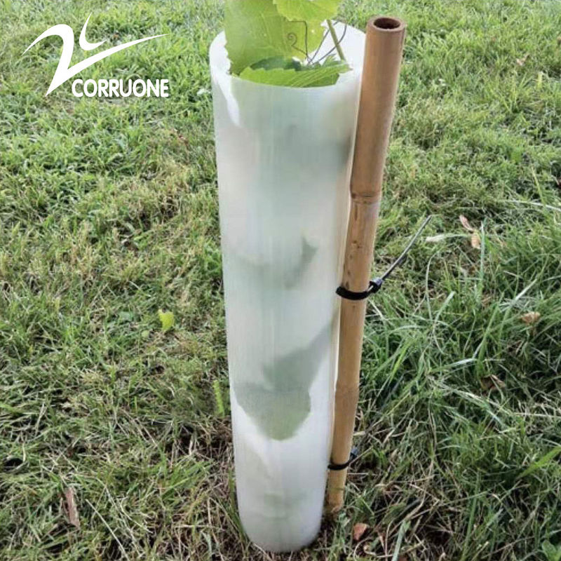 Aanpasbare en waterdichte flexibele PP gegolfde kunststof boombeschermer voor bomen